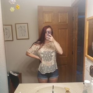 Mesh pattern cream short sleeve top